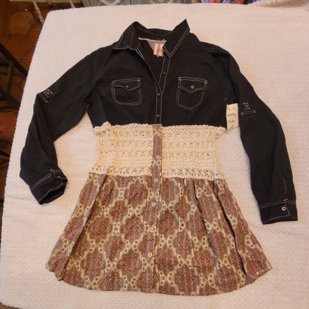 Womens Boho Shabby Diva Top Size M Denim/ Floral Pattern with Crochet Waistline